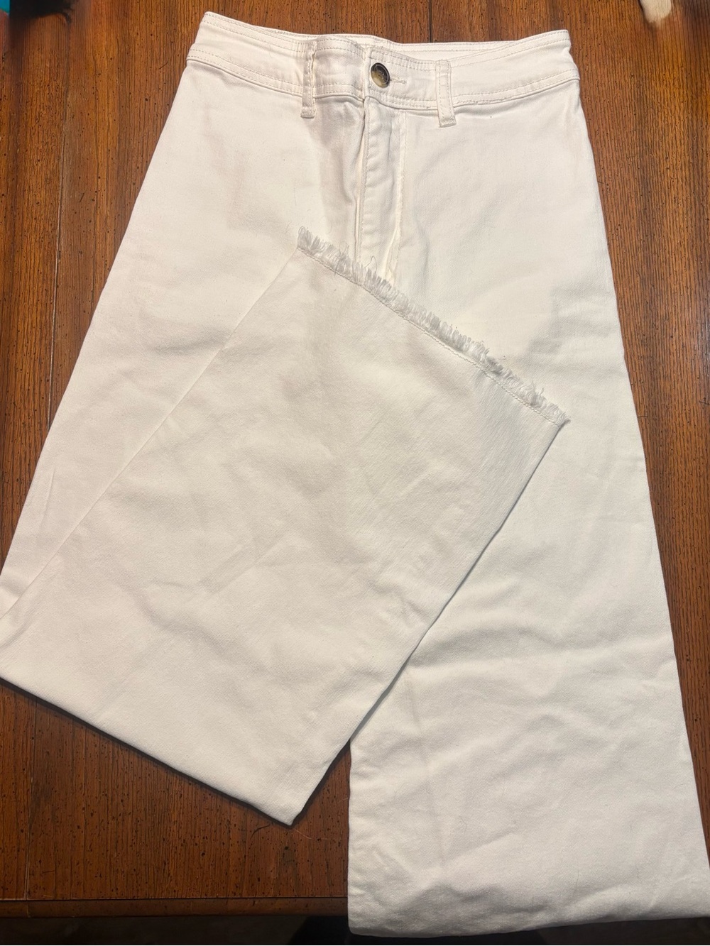 Billabong White Woman’s Chinos with Raw Hem